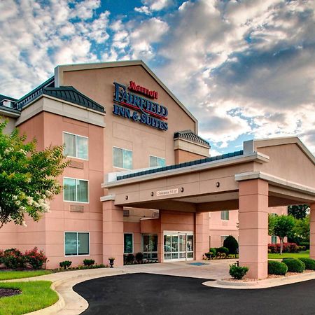 Fairfield Inn And Suites By Marriott Emporia I-95 Esterno foto