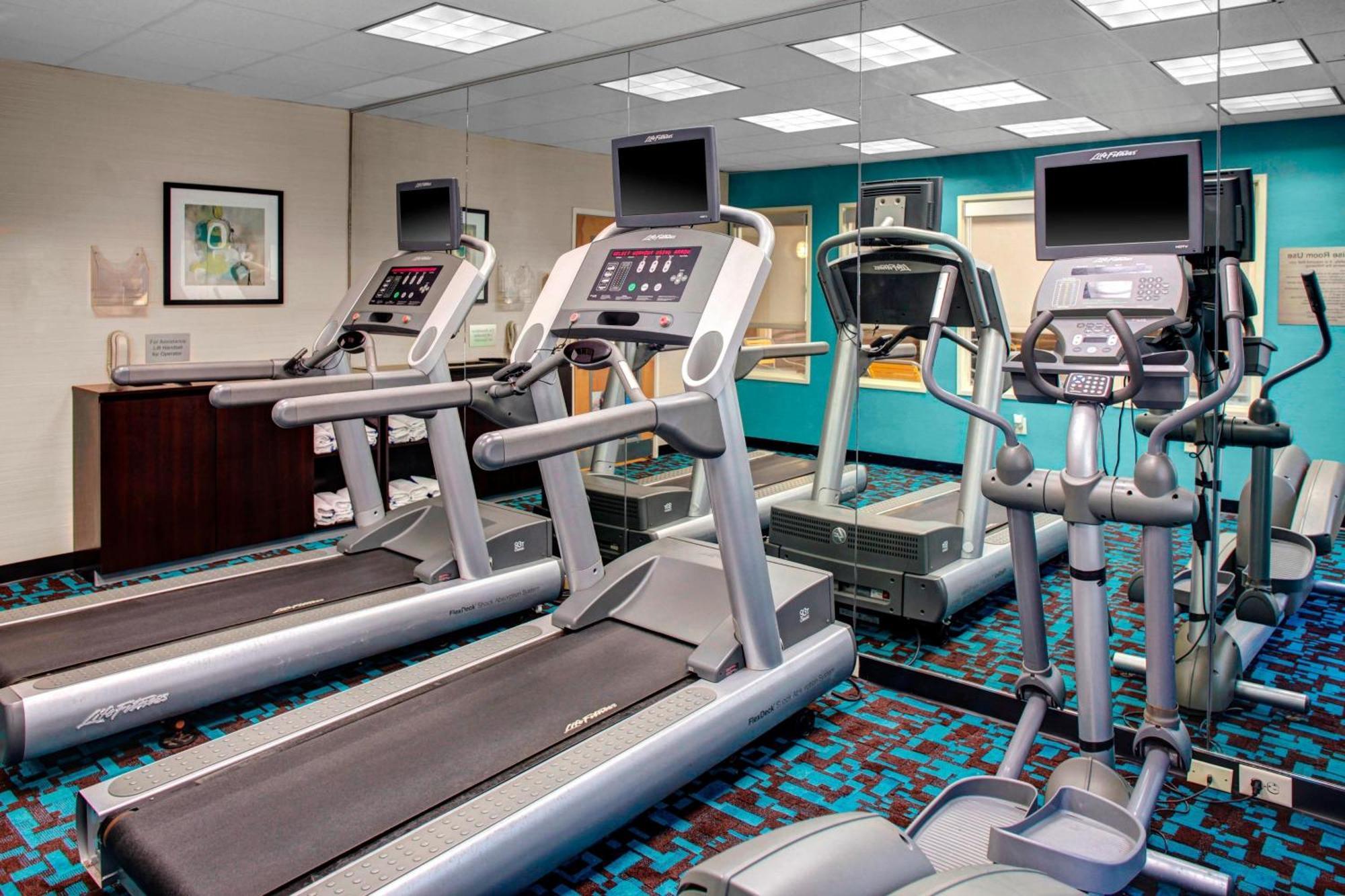 Fairfield Inn And Suites By Marriott Emporia I-95 Esterno foto