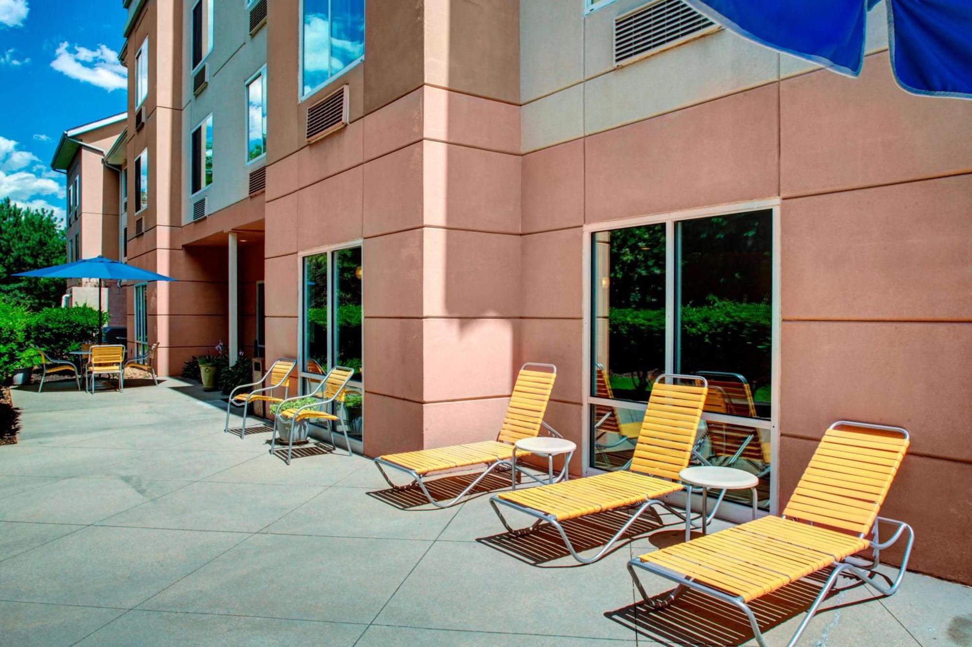 Fairfield Inn And Suites By Marriott Emporia I-95 Esterno foto