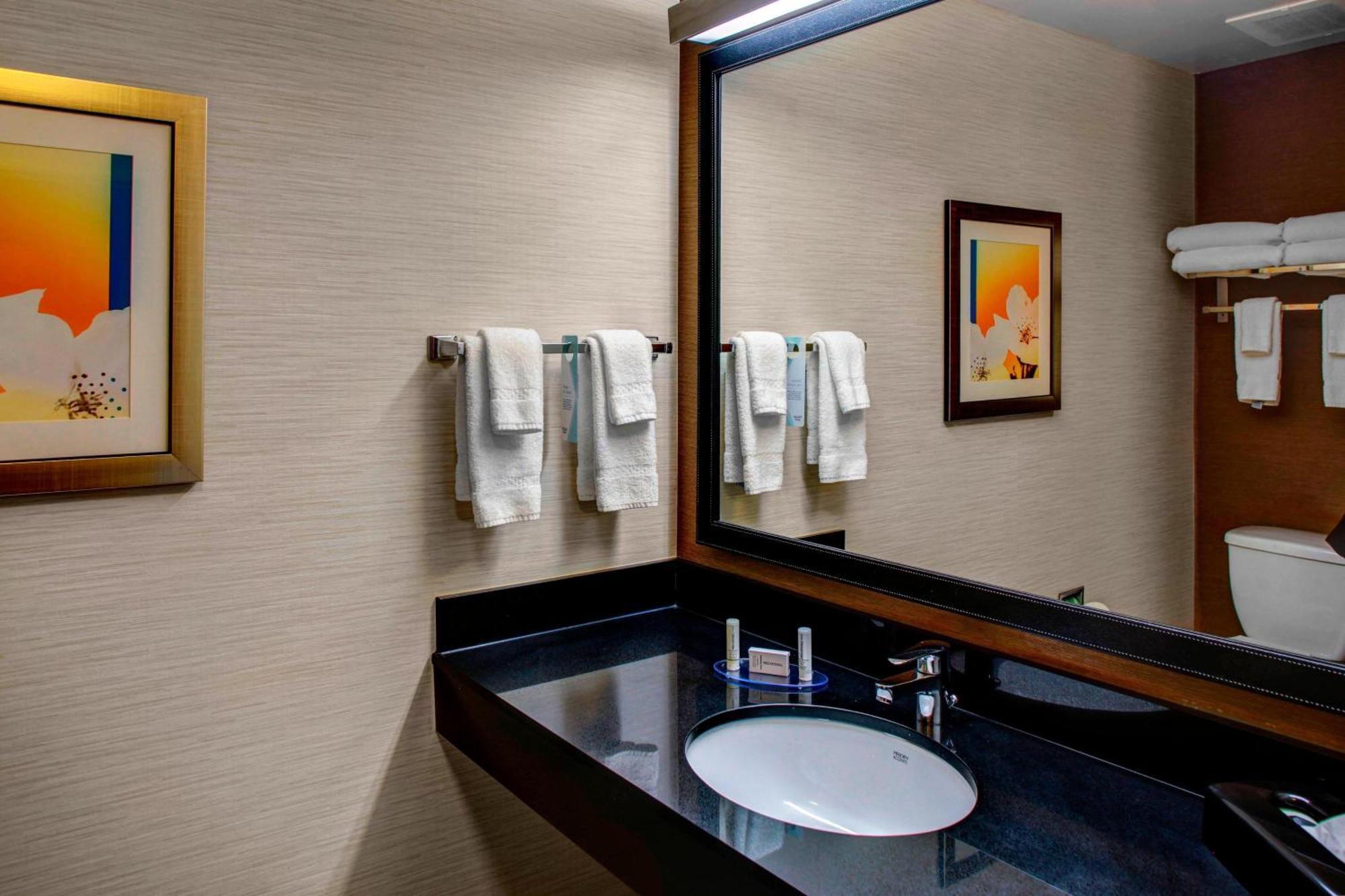 Fairfield Inn And Suites By Marriott Emporia I-95 Esterno foto