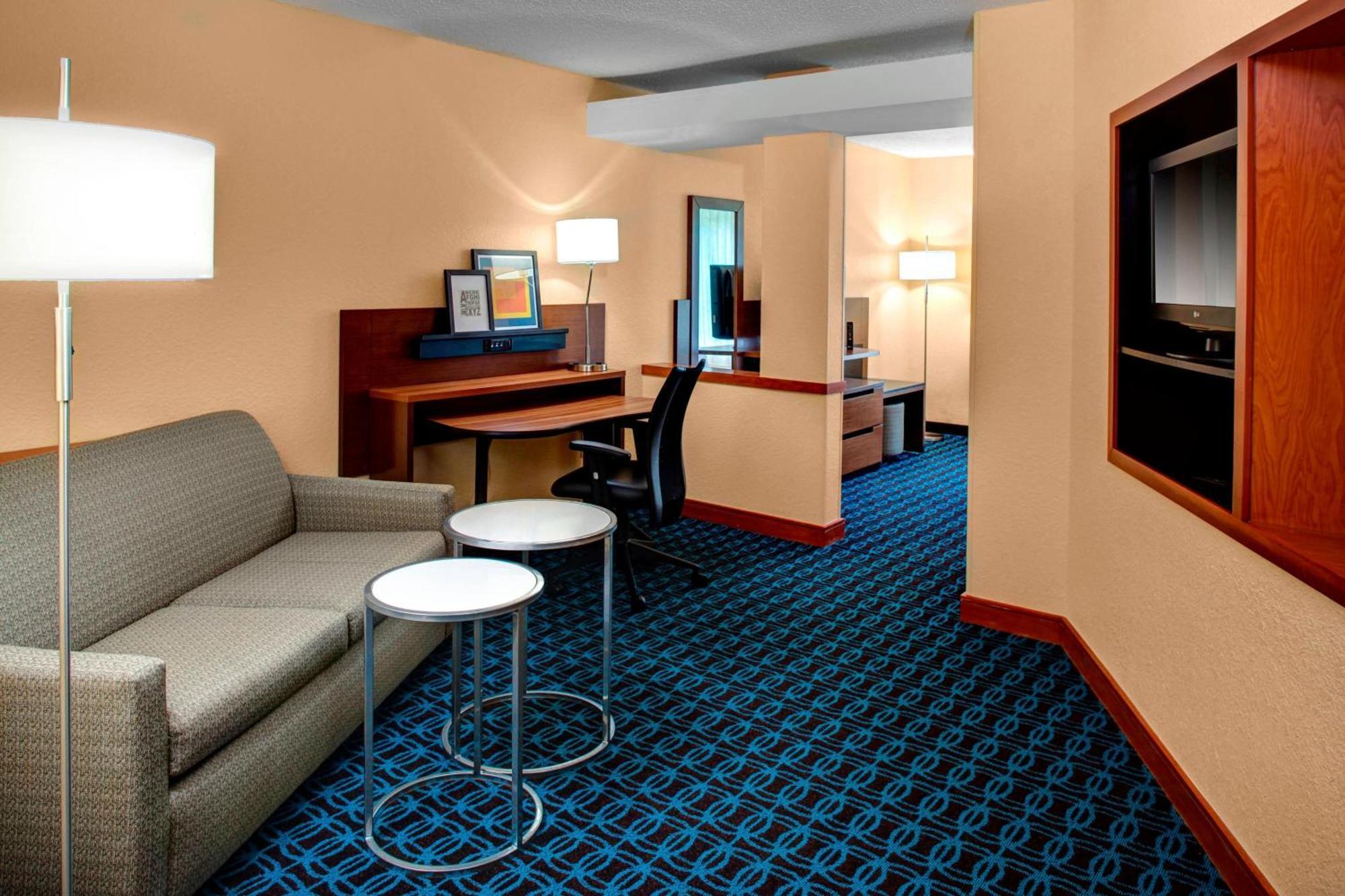 Fairfield Inn And Suites By Marriott Emporia I-95 Esterno foto