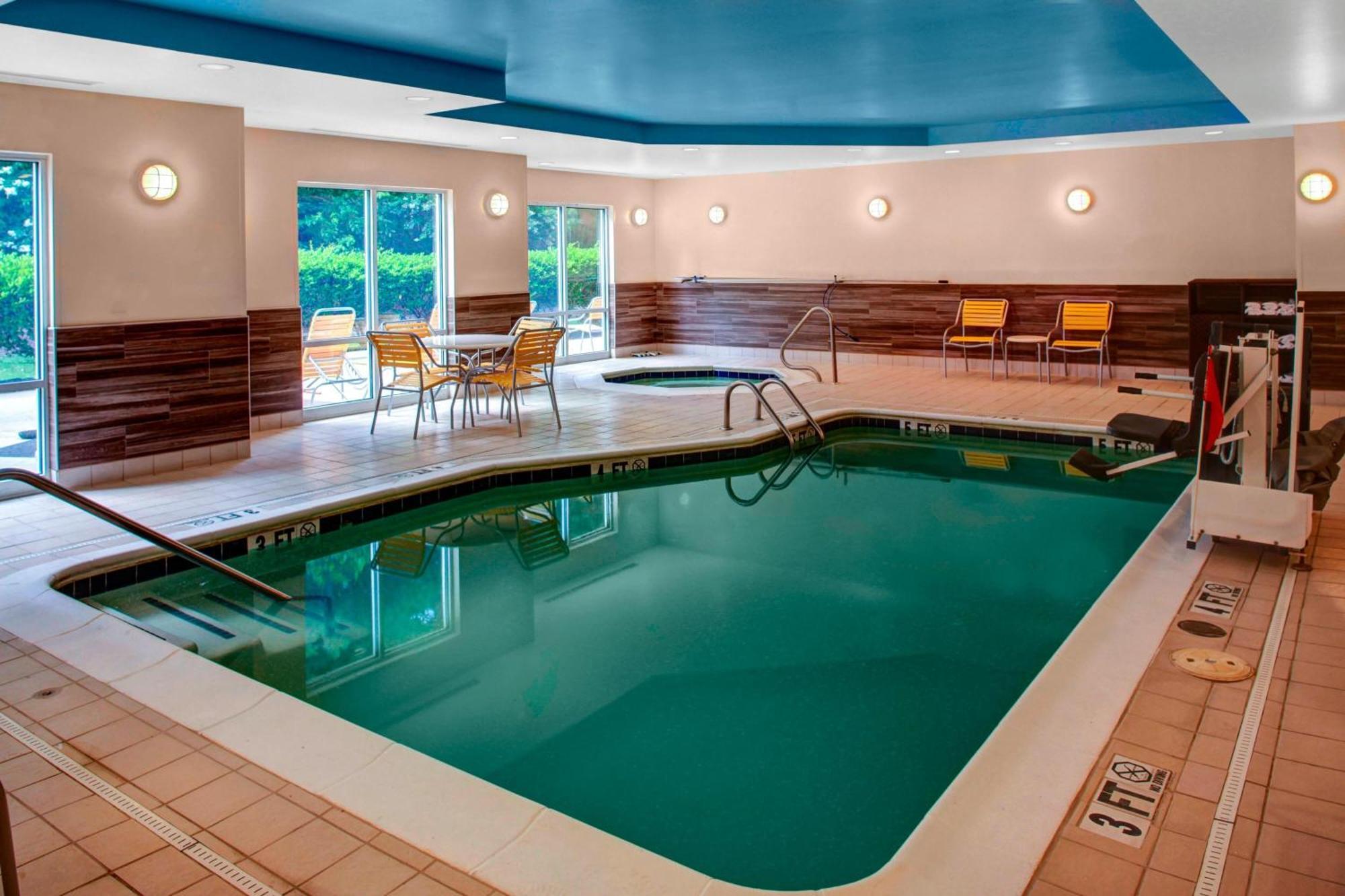 Fairfield Inn And Suites By Marriott Emporia I-95 Esterno foto