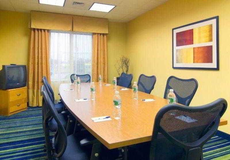 Fairfield Inn And Suites By Marriott Emporia I-95 Esterno foto