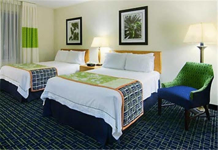 Fairfield Inn And Suites By Marriott Emporia I-95 Esterno foto
